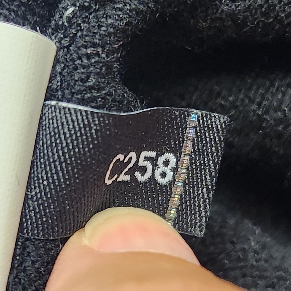 Kate Spade Black Embellished Broch Button Down Cardigan On Pointe Size S - Picture 7 of 12